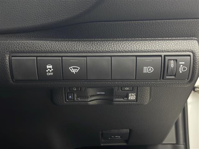 カローラツーリング ハイブリッド G 純正ナビ フルセグTV バックカメラ ETC2.0 フロントワイパーデアイサー 横滑り防止装置 オートマチックハイビーム ライトレベライザー クリアランスソナー クルーズコントロール スマートキー(8枚目)