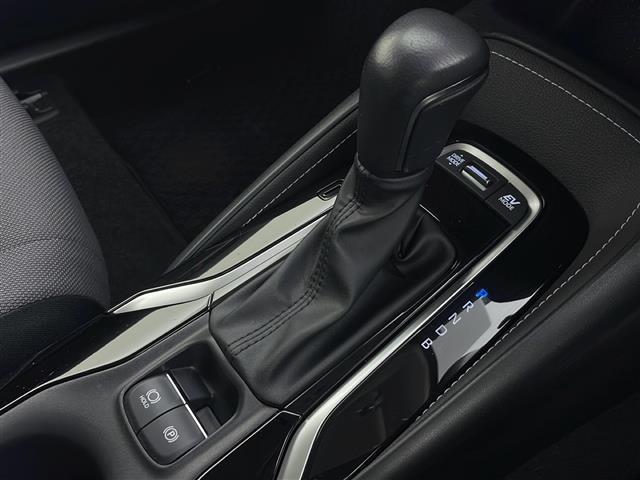 カローラツーリング ハイブリッド G 純正ナビ フルセグTV バックカメラ ETC2.0 フロントワイパーデアイサー 横滑り防止装置 オートマチックハイビーム ライトレベライザー クリアランスソナー クルーズコントロール スマートキー(17枚目)