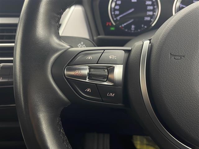 2シリーズ 225xeアイパフォーマンスAツアラーMスポーツ 4WD 純正HDDナビ バックカメラ アダプティブクルーズコントロール レザーシート パワーシート シートヒーター パワーバックドア ヘッドアップディスプレイ フロアマット スマートキー スペアキー(7枚目)