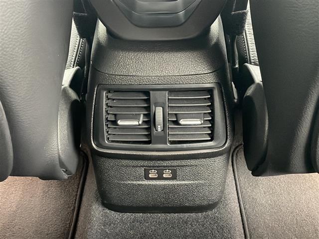 2シリーズ 225xeアイパフォーマンスAツアラーMスポーツ 4WD 純正HDDナビ バックカメラ アダプティブクルーズコントロール レザーシート パワーシート シートヒーター パワーバックドア ヘッドアップディスプレイ フロアマット スマートキー スペアキー(19枚目)