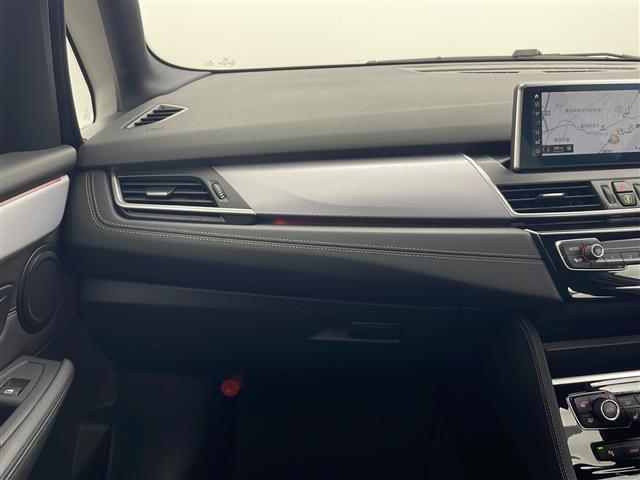 2シリーズ 225xeアイパフォーマンスAツアラーMスポーツ 4WD 純正HDDナビ バックカメラ アダプティブクルーズコントロール レザーシート パワーシート シートヒーター パワーバックドア ヘッドアップディスプレイ フロアマット スマートキー スペアキー(20枚目)