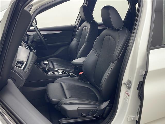 2シリーズ 225xeアイパフォーマンスAツアラーMスポーツ 4WD 純正HDDナビ バックカメラ アダプティブクルーズコントロール レザーシート パワーシート シートヒーター パワーバックドア ヘッドアップディスプレイ フロアマット スマートキー スペアキー(24枚目)