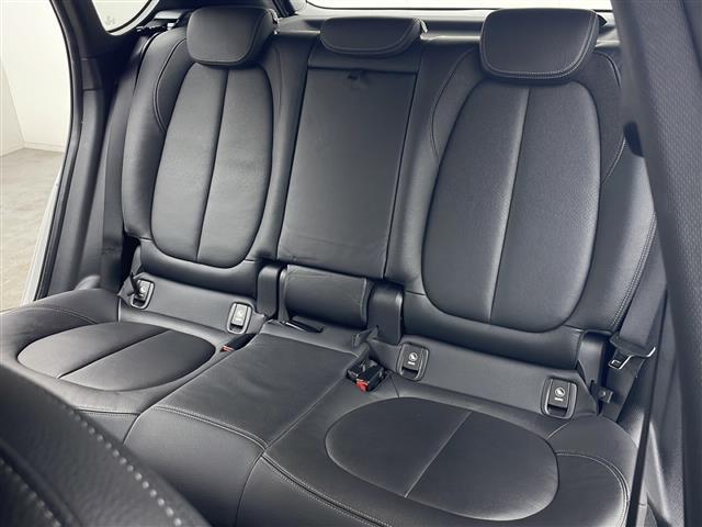 2シリーズ 225xeアイパフォーマンスAツアラーMスポーツ 4WD 純正HDDナビ バックカメラ アダプティブクルーズコントロール レザーシート パワーシート シートヒーター パワーバックドア ヘッドアップディスプレイ フロアマット スマートキー スペアキー(26枚目)