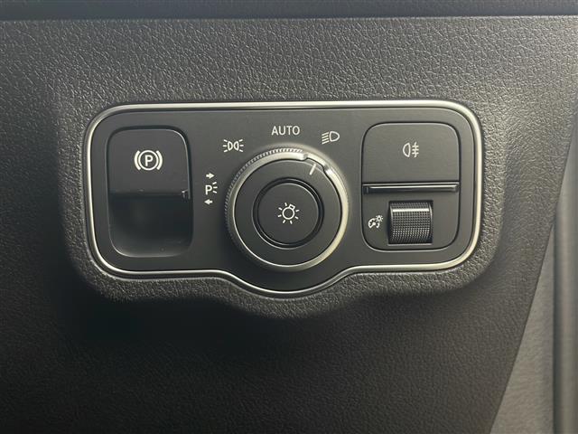 ＧＬＢ ＧＬＢ２００ｄ　４マチック　ＡＭＧラインパッケージ　４ＷＤ　ワンオーナー　純正ナビ　全方位カメラ　アダプティブクルーズコントロール　パドルシフト　ハーフレザーシート　パワーシート　シートヒーター　フロアマット　スマートキー　スペアキー　ＥＴＣ２．０（14枚目）