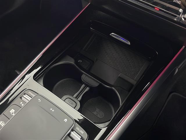 ＧＬＢ ＧＬＢ２００ｄ　４マチック　ＡＭＧラインパッケージ　４ＷＤ　ワンオーナー　純正ナビ　全方位カメラ　アダプティブクルーズコントロール　パドルシフト　ハーフレザーシート　パワーシート　シートヒーター　フロアマット　スマートキー　スペアキー　ＥＴＣ２．０（20枚目）