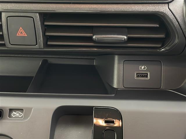 ｅＫワゴン Ｍ　４ＷＤ　オーディオレスバックカメラ　前席シートヒーター　前後コーナーセンサー　オートライト　盗難防止装置　横滑り防止装置　純正鉄チン　ＵＳＢ入力端子　ベンチコート　スマートキー（8枚目）