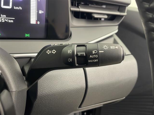 ノート X FOUR ディスプレイオーディオ エマージェンシーブレーキ レーンキープアシスト 横滑り防止装置 前後クリアランスソナー オートマチックハイビーム 前席シートヒーター ステアリングヒーター LEDヘッドライト(9枚目)