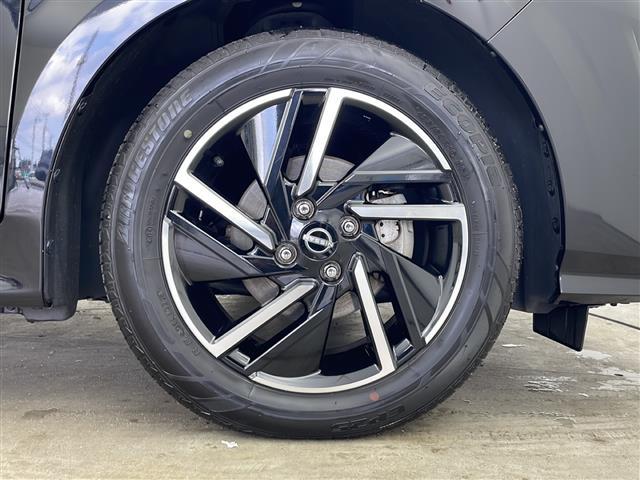 ノート X FOUR ディスプレイオーディオ エマージェンシーブレーキ レーンキープアシスト 横滑り防止装置 前後クリアランスソナー オートマチックハイビーム 前席シートヒーター ステアリングヒーター LEDヘッドライト(31枚目)