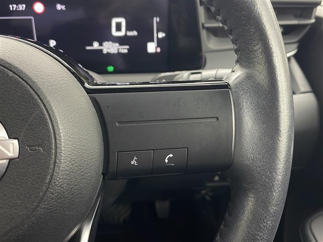 ノート Ｘ　ＦＯＵＲ　純正ナビ　全方位カメラ　衝突被害軽減防止ブレーキ　前後コーナーセンサー　横滑り防止装置　レーンキープアシスト　ミラー一体型ドラレコ　ＥＴＣ　前席シートヒーター　ステアリングヒーター　スペアキー（8枚目）