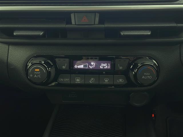 ノート Ｘ　ＦＯＵＲ　純正ナビ　全方位カメラ　衝突被害軽減防止ブレーキ　前後コーナーセンサー　横滑り防止装置　レーンキープアシスト　ミラー一体型ドラレコ　ＥＴＣ　前席シートヒーター　ステアリングヒーター　スペアキー（13枚目）