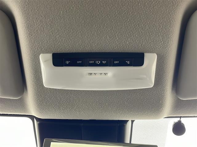 ノート Ｘ　ＦＯＵＲ　純正ナビ　全方位カメラ　衝突被害軽減防止ブレーキ　前後コーナーセンサー　横滑り防止装置　レーンキープアシスト　ミラー一体型ドラレコ　ＥＴＣ　前席シートヒーター　ステアリングヒーター　スペアキー（17枚目）