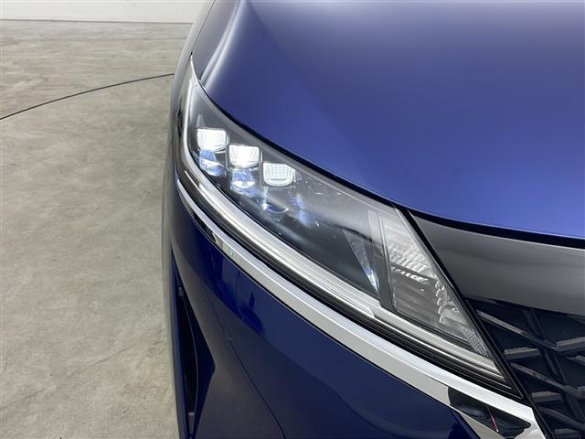 ノート Ｘ　ＦＯＵＲ　純正ナビ　全方位カメラ　衝突被害軽減防止ブレーキ　前後コーナーセンサー　横滑り防止装置　レーンキープアシスト　ミラー一体型ドラレコ　ＥＴＣ　前席シートヒーター　ステアリングヒーター　スペアキー（30枚目）