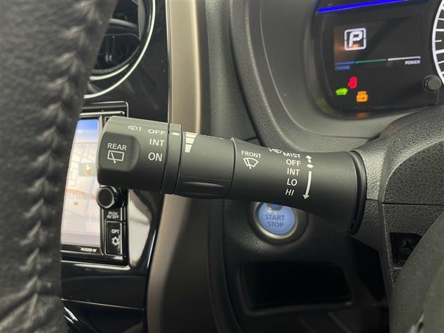ノート ｅ－パワー　メダリスト　ＦＯＵＲ　４ＷＤ　純正メモリナビ　フルセグＴＶ　アラウンドビューモニター　バックカメラ　純正ドライブレコーダー　ＥＴＣ　日産インテリジェントセーフティ　レーダークルーズコントロール　ハーフレザーシート　ＬＥＤ（9枚目）