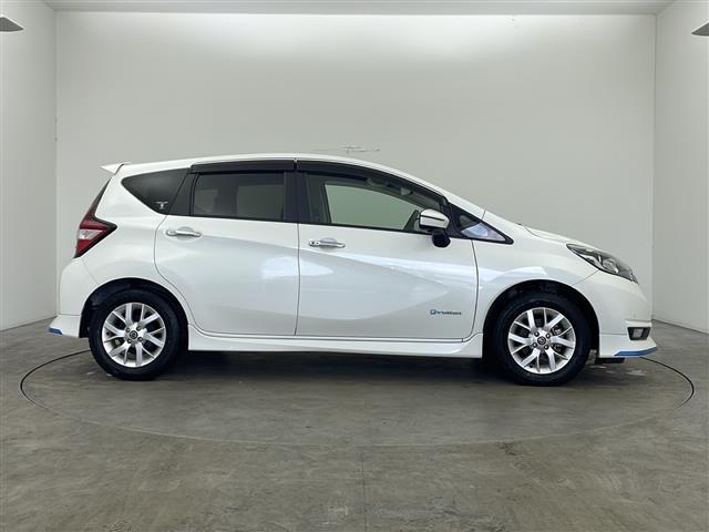 ノート ｅ－パワー　メダリスト　ＦＯＵＲ　４ＷＤ　純正メモリナビ　フルセグＴＶ　アラウンドビューモニター　バックカメラ　純正ドライブレコーダー　ＥＴＣ　日産インテリジェントセーフティ　レーダークルーズコントロール　ハーフレザーシート　ＬＥＤ（29枚目）