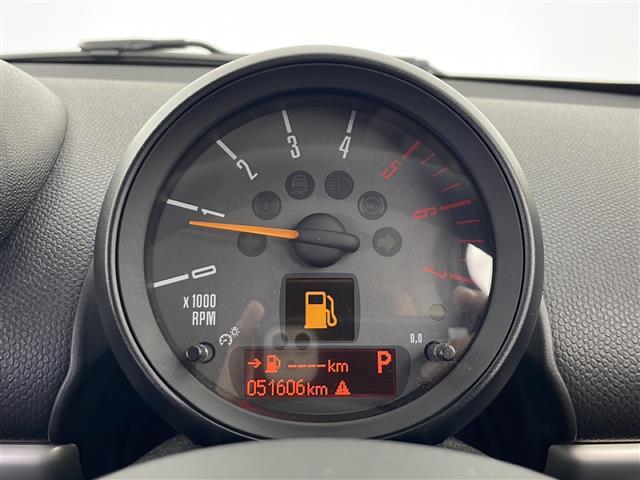 ＭＩＮＩ クーパーＤ　クロスオーバー　オール４　４ＷＤ　ＣＤオーディオ　ＥＴＣ　横滑り防止装置　オートライト　オートマチックハイビーム　社外ＡＷ　社外フロアマット　ＬＥＤヘッドライト　スマートキー　スペアキー（5枚目）