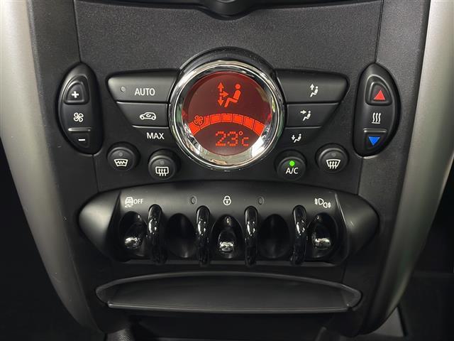 ＭＩＮＩ クーパーＤ　クロスオーバー　オール４　４ＷＤ　ＣＤオーディオ　ＥＴＣ　横滑り防止装置　オートライト　オートマチックハイビーム　社外ＡＷ　社外フロアマット　ＬＥＤヘッドライト　スマートキー　スペアキー（11枚目）