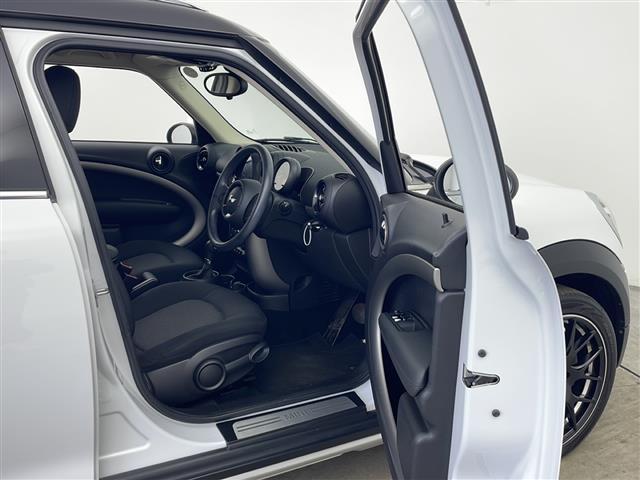 ＭＩＮＩ クーパーＤ　クロスオーバー　オール４　４ＷＤ　ＣＤオーディオ　ＥＴＣ　横滑り防止装置　オートライト　オートマチックハイビーム　社外ＡＷ　社外フロアマット　ＬＥＤヘッドライト　スマートキー　スペアキー（22枚目）