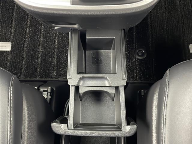 ノア S-Z ワンオーナー 4WD 純正メモリーナビ Bluetooth CD DVD フルセグ ヘットアップディスプレイ バックカメラ ETC2.0 デジタルインナーミラー クルーズコントロール クリアランスソナ(18枚目)