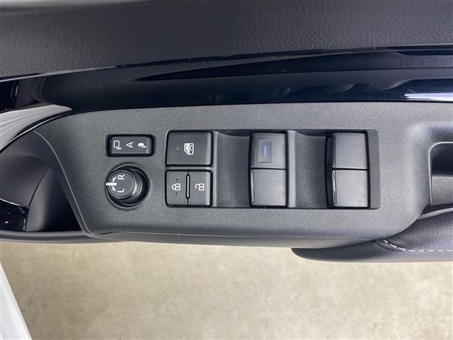 アクア G 純正ナビ バックカメラ スマートキー ETC クルーズコントロール 革巻きステアリング LEDヘッドライト AC100V プッシュスタート 寒冷地仕様 ミラーヒーター ドライブレコーダー オートライト(17枚目)