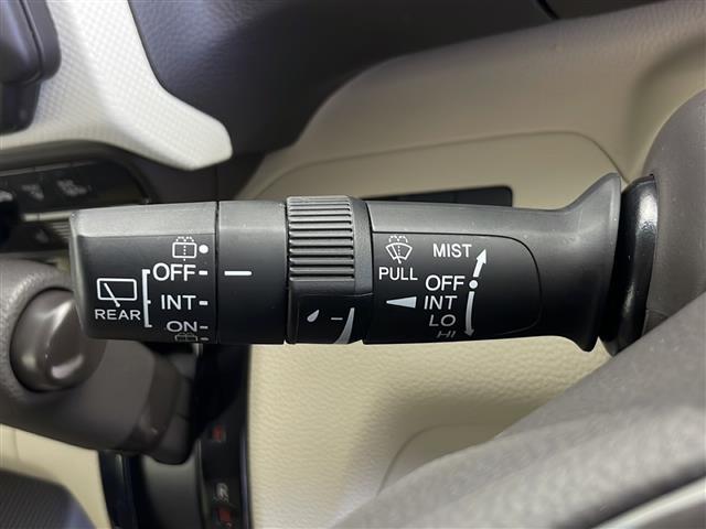N-BOX G・Lホンダセンシング 4WD 純正ナビ フルセグTV バックカメラ アダプティブクルーズコントロール 片側パワースライドドア シートヒーター スマートキー オートライト LEDヘッドライト 純正フロアマット ETC(9枚目)