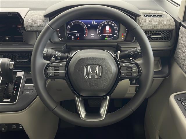 ステップワゴン エアー EX ホンダセンシング 両側パワースライドドア マルチビューカメラ コンビシート 前席シートヒーター 電動リアゲート 2列目オットマン 全列USB 革巻きステアリング スマートキー パドルシフト(4枚目)