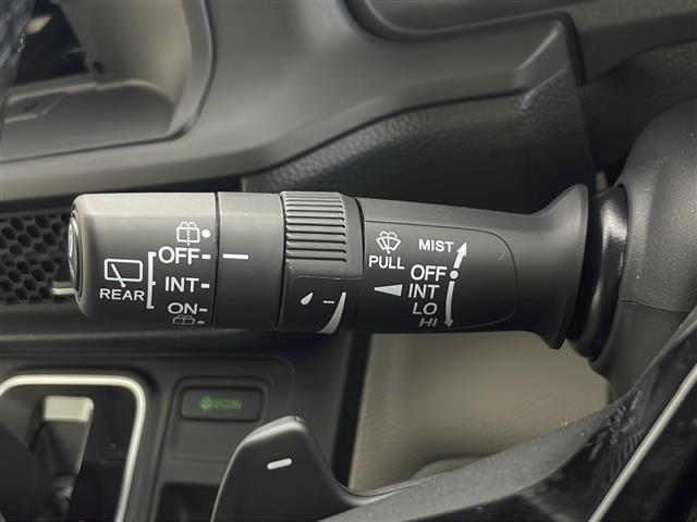 ステップワゴン エアー EX ホンダセンシング 両側パワースライドドア マルチビューカメラ コンビシート 前席シートヒーター 電動リアゲート 2列目オットマン 全列USB 革巻きステアリング スマートキー パドルシフト(11枚目)