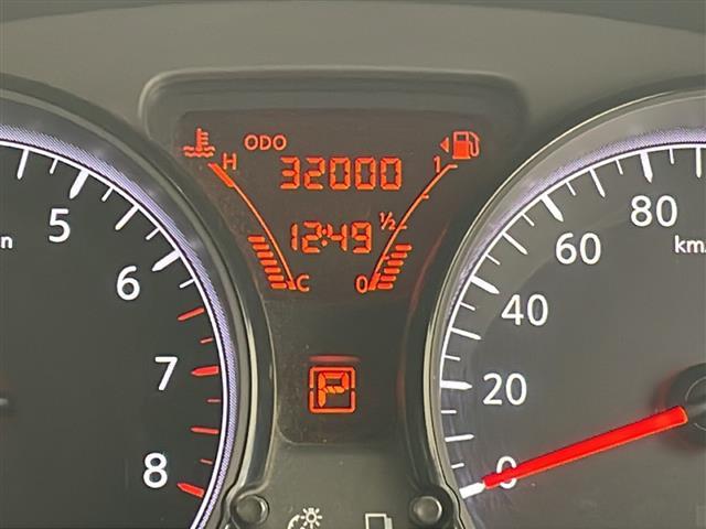 ノート X FOUR Vセレクション+セーフティ ワンオーナー 4WD 純正ナビ CD フルセグ バックカメラ ETC ドライブレコーダー 衝突被害軽減システム 横滑り防止装置 盗難防止装置 レーンキープアシスト 社外AW 速度測定レーダー(6枚目)