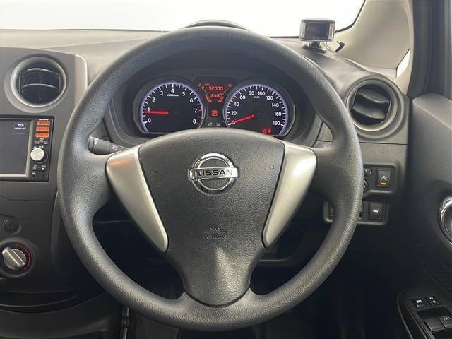 ノート X FOUR Vセレクション+セーフティ ワンオーナー 4WD 純正ナビ CD フルセグ バックカメラ ETC ドライブレコーダー 衝突被害軽減システム 横滑り防止装置 盗難防止装置 レーンキープアシスト 社外AW 速度測定レーダー(7枚目)