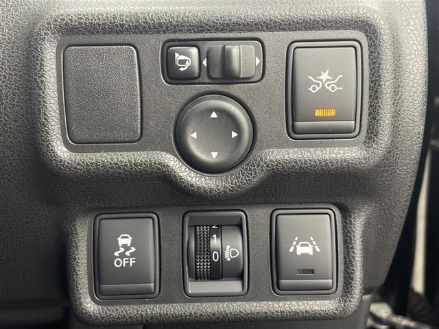 ノート X FOUR Vセレクション+セーフティ ワンオーナー 4WD 純正ナビ CD フルセグ バックカメラ ETC ドライブレコーダー 衝突被害軽減システム 横滑り防止装置 盗難防止装置 レーンキープアシスト 社外AW 速度測定レーダー(8枚目)