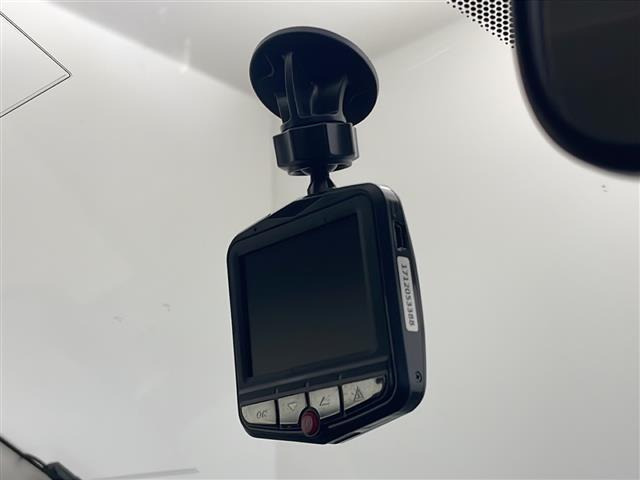 ノート X FOUR Vセレクション+セーフティ ワンオーナー 4WD 純正ナビ CD フルセグ バックカメラ ETC ドライブレコーダー 衝突被害軽減システム 横滑り防止装置 盗難防止装置 レーンキープアシスト 社外AW 速度測定レーダー(9枚目)