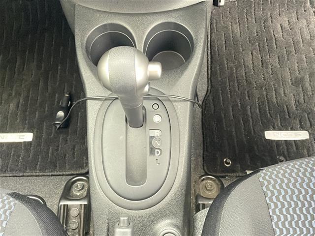 ノート X FOUR Vセレクション+セーフティ ワンオーナー 4WD 純正ナビ CD フルセグ バックカメラ ETC ドライブレコーダー 衝突被害軽減システム 横滑り防止装置 盗難防止装置 レーンキープアシスト 社外AW 速度測定レーダー(13枚目)