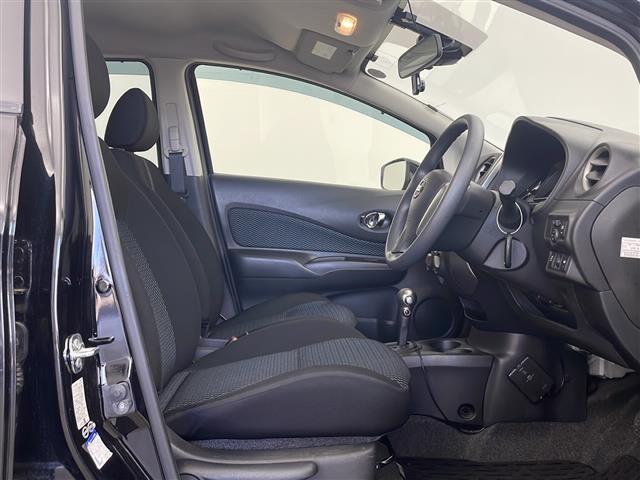 ノート X FOUR Vセレクション+セーフティ ワンオーナー 4WD 純正ナビ CD フルセグ バックカメラ ETC ドライブレコーダー 衝突被害軽減システム 横滑り防止装置 盗難防止装置 レーンキープアシスト 社外AW 速度測定レーダー(19枚目)