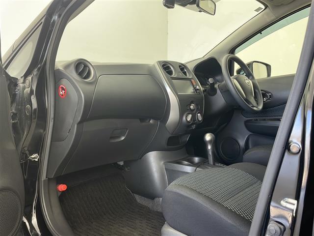 ノート X FOUR Vセレクション+セーフティ ワンオーナー 4WD 純正ナビ CD フルセグ バックカメラ ETC ドライブレコーダー 衝突被害軽減システム 横滑り防止装置 盗難防止装置 レーンキープアシスト 社外AW 速度測定レーダー(22枚目)