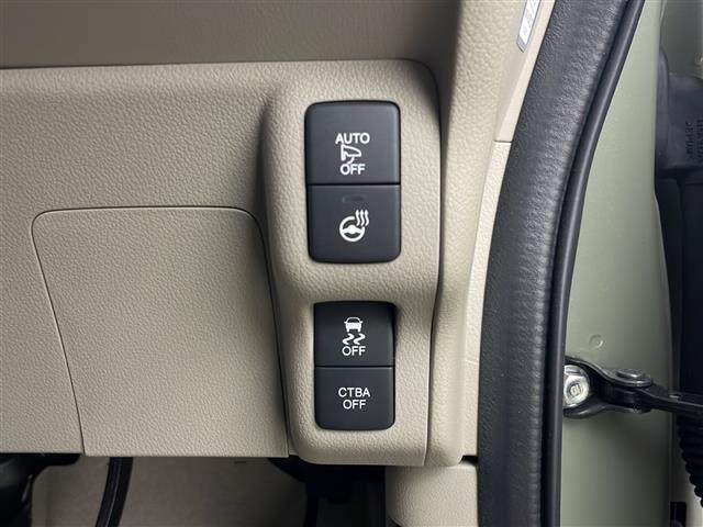 N-BOXスラッシュ G・Lノヴァカントリースタイル 4WD ディスプレイオーディオ Bluetooth CD ワンセグ ビルトインETC 前席シートヒーター ステアリングヒーター 電動パワーステアリングシステム 純正フロアマット オートライト(9枚目)