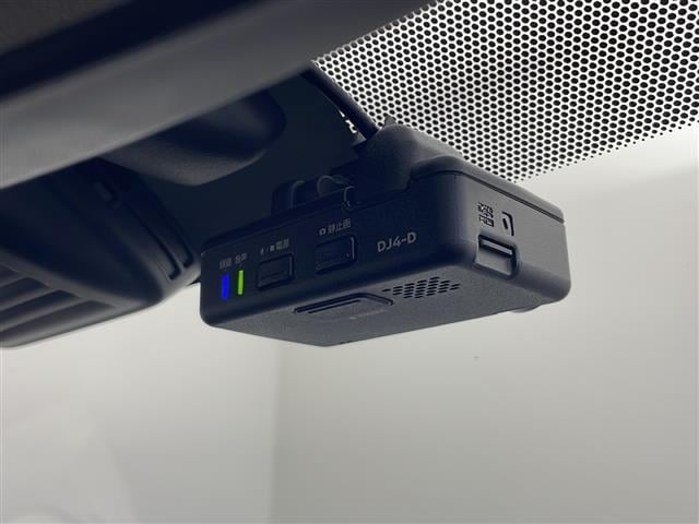 ノート e-パワー X FOUR 4WD 純正SDナビ Bluetooth CD フルセグ バックカメラ ETC 前方ドライブレコーダー 純正AW レーンキープアシスト 衝突被害軽減システム 前後コーナーセンサー クリアランスソナー(10枚目)