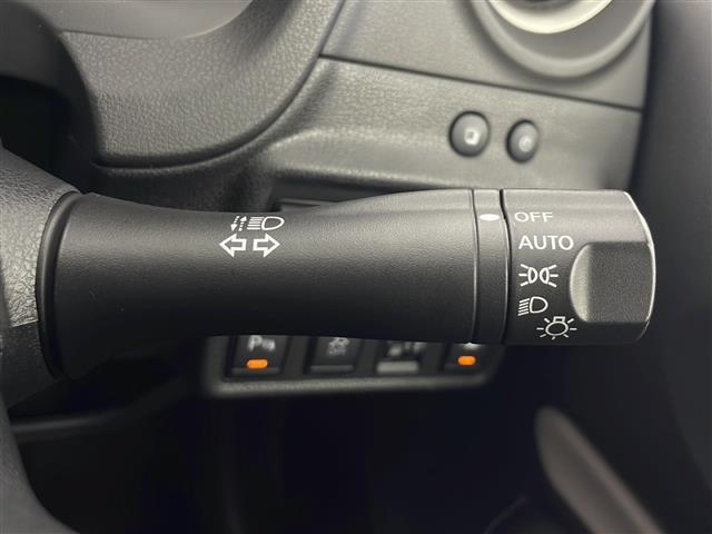 ノート e-パワー X FOUR 4WD 純正SDナビ Bluetooth CD フルセグ バックカメラ ETC 前方ドライブレコーダー 純正AW レーンキープアシスト 衝突被害軽減システム 前後コーナーセンサー クリアランスソナー(12枚目)