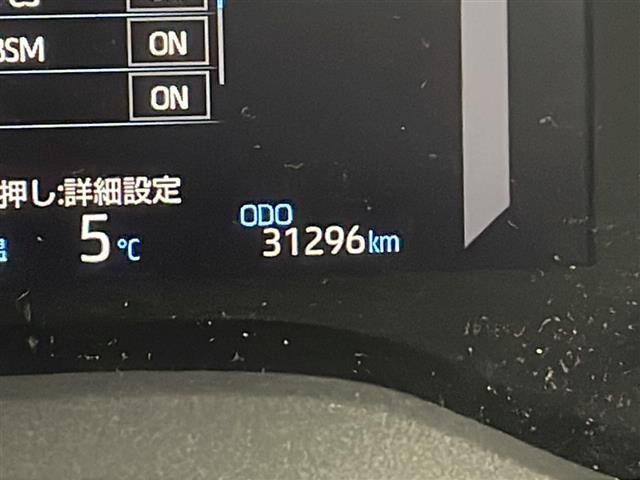 ヤリスクロス ハイブリッドＺ　４ＷＤ　ワンオーナー　純正ナビ　全方位カメラ　バックカメラ　ハーフレザーシート　衝突軽減装置　横滑り防止装置　レーンキープアシスト　レーダークルーズコントロール　コーナーセンサー　ブラインドアシスト（6枚目）