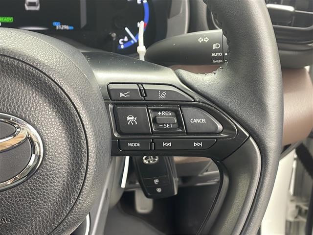 ヤリスクロス ハイブリッドＺ　４ＷＤ　ワンオーナー　純正ナビ　全方位カメラ　バックカメラ　ハーフレザーシート　衝突軽減装置　横滑り防止装置　レーンキープアシスト　レーダークルーズコントロール　コーナーセンサー　ブラインドアシスト（9枚目）
