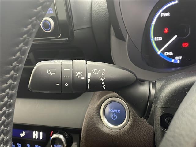 ヤリスクロス ハイブリッドＺ　４ＷＤ　ワンオーナー　純正ナビ　全方位カメラ　バックカメラ　ハーフレザーシート　衝突軽減装置　横滑り防止装置　レーンキープアシスト　レーダークルーズコントロール　コーナーセンサー　ブラインドアシスト（10枚目）