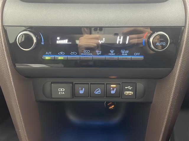 ヤリスクロス ハイブリッドＺ　４ＷＤ　ワンオーナー　純正ナビ　全方位カメラ　バックカメラ　ハーフレザーシート　衝突軽減装置　横滑り防止装置　レーンキープアシスト　レーダークルーズコントロール　コーナーセンサー　ブラインドアシスト（14枚目）