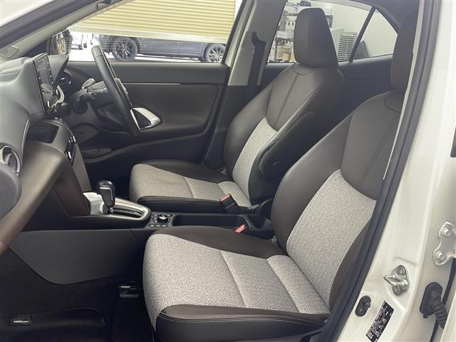 ヤリスクロス ハイブリッドＺ　４ＷＤ　ワンオーナー　純正ナビ　全方位カメラ　バックカメラ　ハーフレザーシート　衝突軽減装置　横滑り防止装置　レーンキープアシスト　レーダークルーズコントロール　コーナーセンサー　ブラインドアシスト（22枚目）