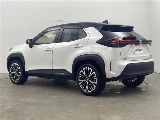 ヤリスクロス ハイブリッドＺ　４ＷＤ　ワンオーナー　純正ナビ　全方位カメラ　バックカメラ　ハーフレザーシート　衝突軽減装置　横滑り防止装置　レーンキープアシスト　レーダークルーズコントロール　コーナーセンサー　ブラインドアシスト（32枚目）