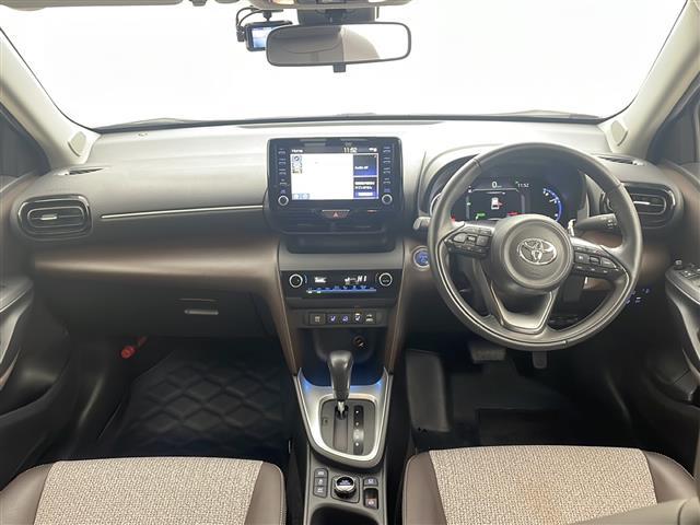 ヤリスクロス ハイブリッドＺ　４ＷＤ　ワンオーナー　純正ナビ　全方位カメラ　バックカメラ　ハーフレザーシート　衝突軽減装置　横滑り防止装置　レーンキープアシスト　レーダークルーズコントロール　コーナーセンサー　ブラインドアシスト（42枚目）