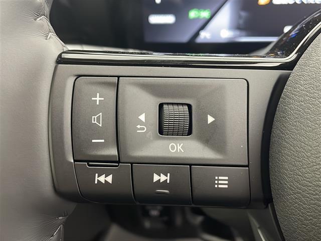 セレナ ｅ－４ＯＲＣＥ　ハイウェイスターＶ　ナビ　プロパイロット　アラウンドビューモニター　インテリジェントルームミラー　両側パワースライドドア　ステアリングヒーター　前席シートヒーター　置くだけ充電　ＬＥＤヘッドライト　ＥＴＣ２．０　フルセグ（6枚目）