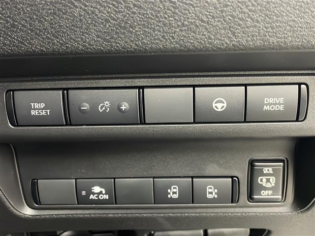 セレナ ｅ－４ＯＲＣＥ　ハイウェイスターＶ　ナビ　プロパイロット　アラウンドビューモニター　インテリジェントルームミラー　両側パワースライドドア　ステアリングヒーター　前席シートヒーター　置くだけ充電　ＬＥＤヘッドライト　ＥＴＣ２．０　フルセグ（12枚目）