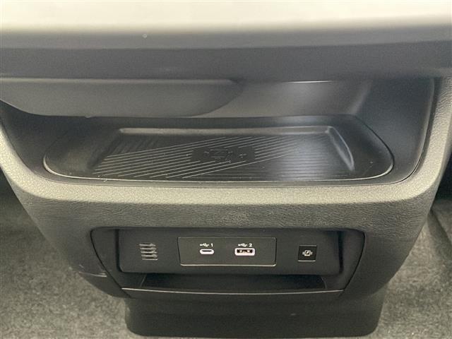 セレナ ｅ－４ＯＲＣＥ　ハイウェイスターＶ　ナビ　プロパイロット　アラウンドビューモニター　インテリジェントルームミラー　両側パワースライドドア　ステアリングヒーター　前席シートヒーター　置くだけ充電　ＬＥＤヘッドライト　ＥＴＣ２．０　フルセグ（15枚目）