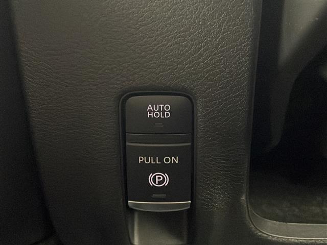 セレナ ｅ－４ＯＲＣＥ　ハイウェイスターＶ　ナビ　プロパイロット　アラウンドビューモニター　インテリジェントルームミラー　両側パワースライドドア　ステアリングヒーター　前席シートヒーター　置くだけ充電　ＬＥＤヘッドライト　ＥＴＣ２．０　フルセグ（16枚目）