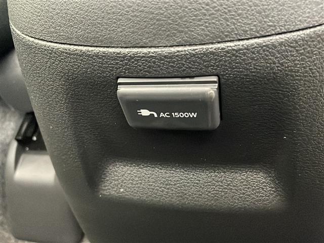 セレナ ｅ－４ＯＲＣＥ　ハイウェイスターＶ　ナビ　プロパイロット　アラウンドビューモニター　インテリジェントルームミラー　両側パワースライドドア　ステアリングヒーター　前席シートヒーター　置くだけ充電　ＬＥＤヘッドライト　ＥＴＣ２．０　フルセグ（18枚目）