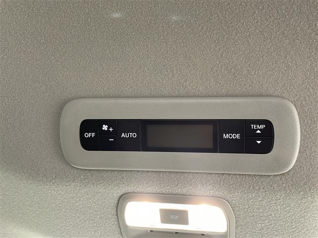 セレナ ｅ－４ＯＲＣＥ　ハイウェイスターＶ　ナビ　プロパイロット　アラウンドビューモニター　インテリジェントルームミラー　両側パワースライドドア　ステアリングヒーター　前席シートヒーター　置くだけ充電　ＬＥＤヘッドライト　ＥＴＣ２．０　フルセグ（19枚目）