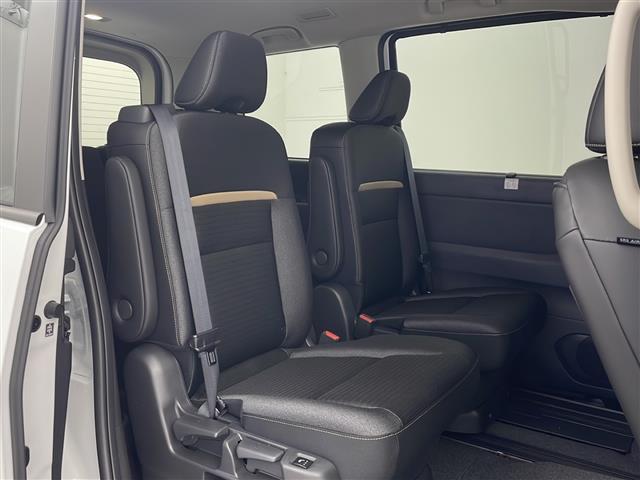 セレナ ｅ－４ＯＲＣＥ　ハイウェイスターＶ　ナビ　プロパイロット　アラウンドビューモニター　インテリジェントルームミラー　両側パワースライドドア　ステアリングヒーター　前席シートヒーター　置くだけ充電　ＬＥＤヘッドライト　ＥＴＣ２．０　フルセグ（25枚目）